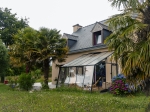 MS305-dans-jardin-fleuri